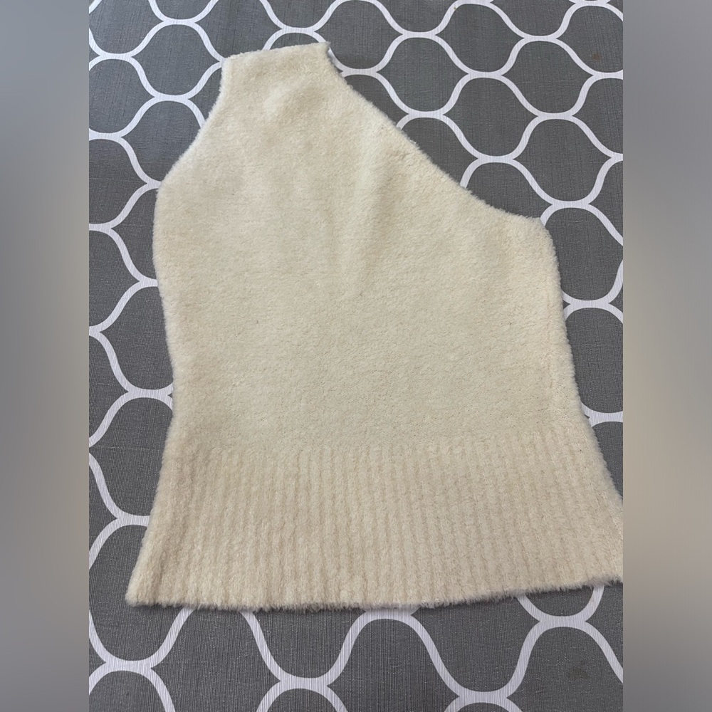 J. Crew Wool Blend One Shoulder Cream Fuzzy Soft Sweater Top. Size Medium. - Picture 5 of 6